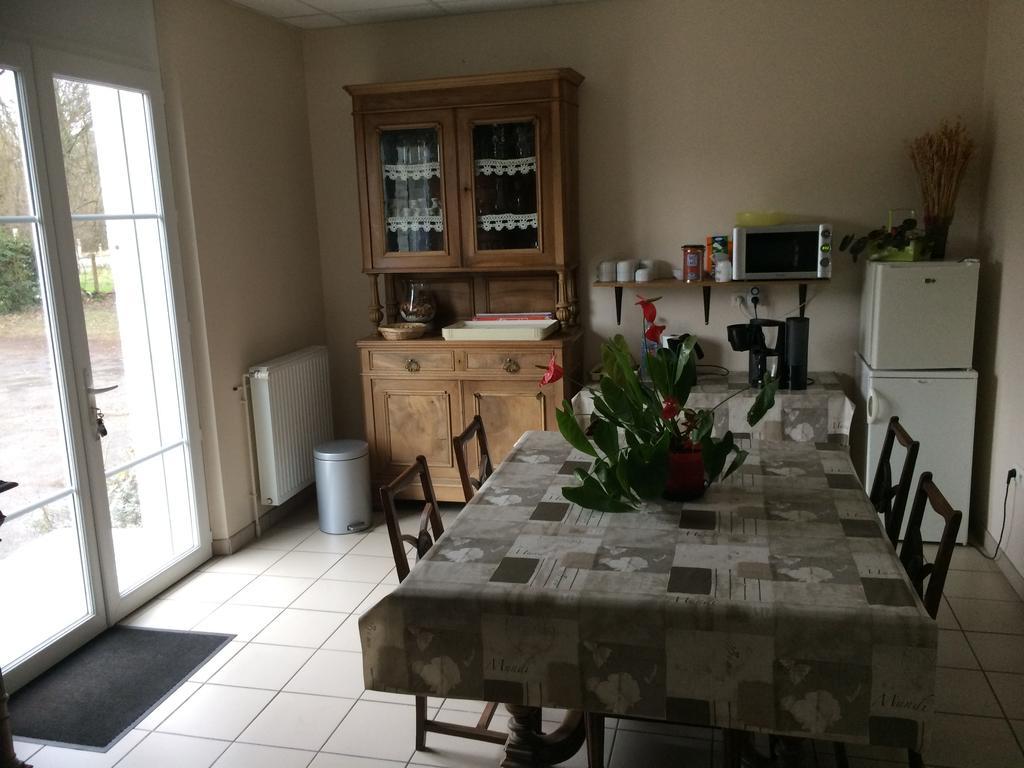 La Demi-Lune Bed & Breakfast Bailleval ภายนอก รูปภาพ